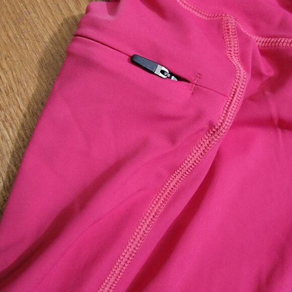 Hoka One One Performance Capri Leggings Pants Women's Size Small Pink Grey New - Picture 6 of 13
